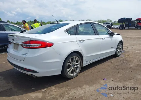 2017 Ford Fusion Hybrid Se z USA, uszkodzony, nr VIN 3FA6P0LU0HR217389